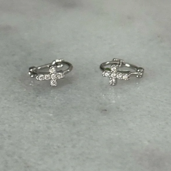 Silver Cross Crystal Small Huggie Hoop Earrings
Brand New - Picture 1 of 4